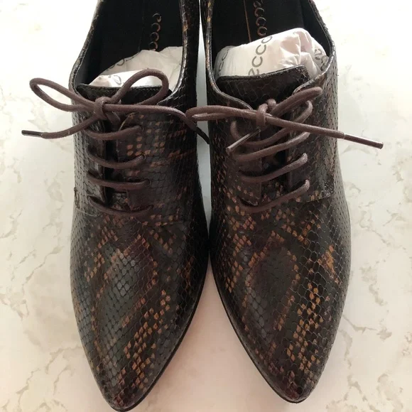 Shoes - Picture 1 of 3